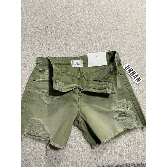NWT BDG Urban Outfitters Women's Size 26 Dropped Waist Destroy Denim Short Green - Picture 5 of 8